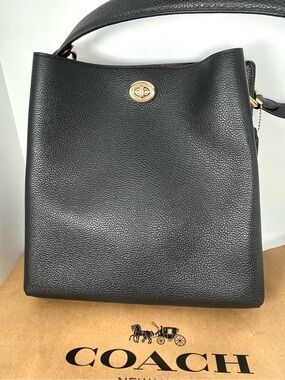 Coach Charlie Bucket Bag Polished Pebble Leather Black 55200 EUC AUTHENTIC